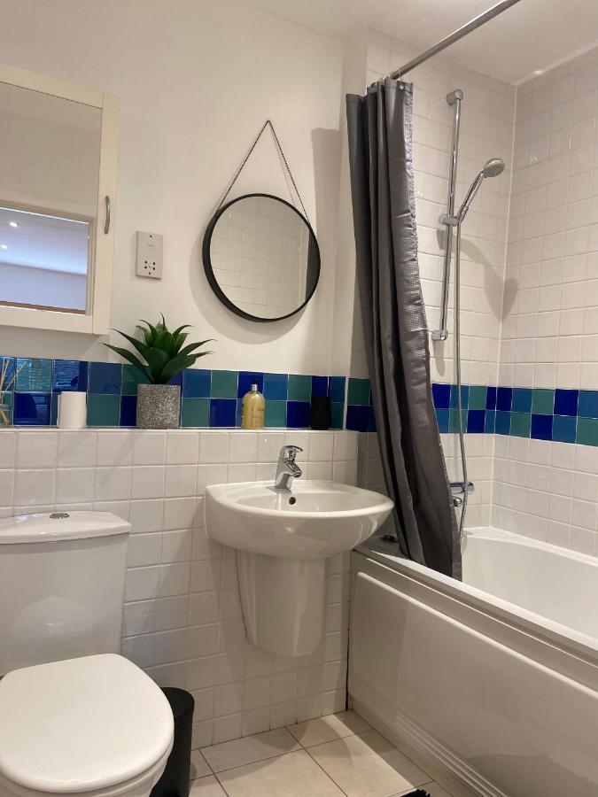 2 Bedroom, 2 Bathroom Apartment With Free Parking In A Great Location Cambridge  Luaran gambar