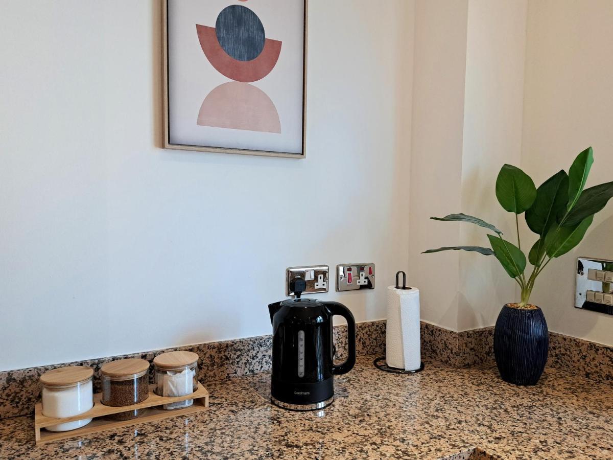 2 Bedroom, 2 Bathroom Apartment With Free Parking In A Great Location Cambridge  Luaran gambar